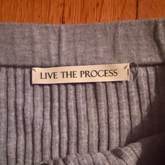 Live The Process Gray Ribbed Shorts - Picture 2 of 4